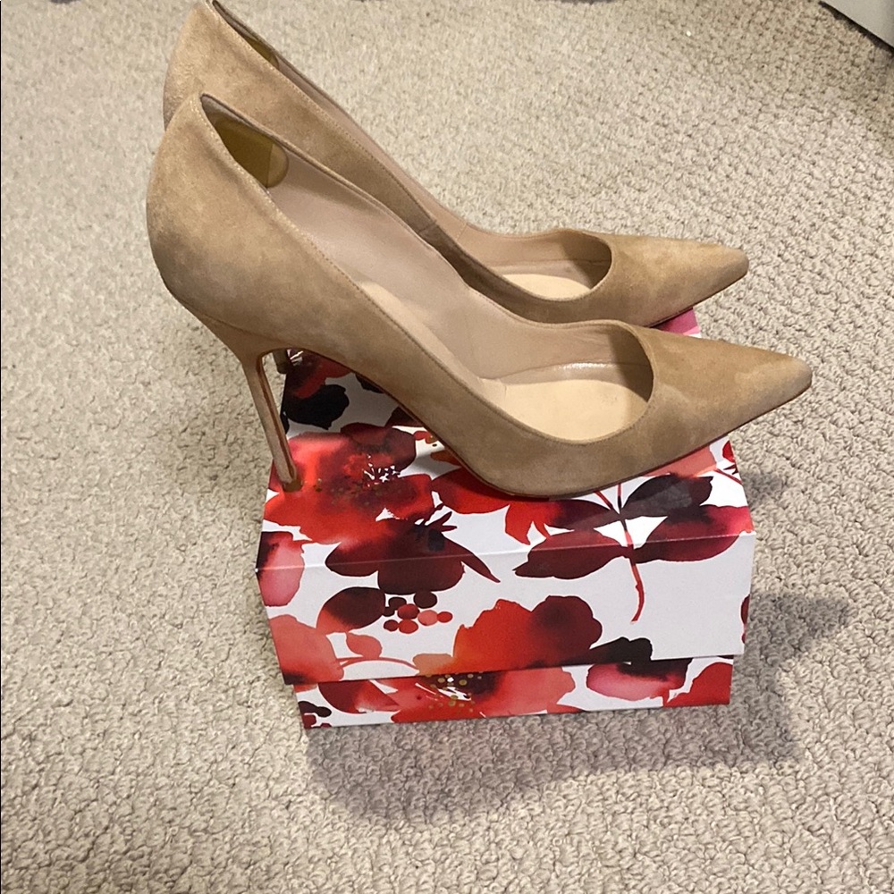 Manolo Blahnik Tan Suede Pumps - Picture 3 of 11